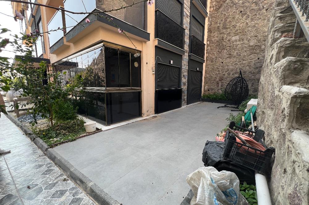 Bornova Atatürk Mahallesinde Şömineli, Jakuzili, 5+2 Villa