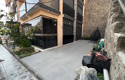 Bornova Atatürk Mahallesinde Şömineli, Jakuzili, 5+2 Villa