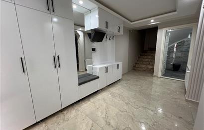 Bornova Atatürk Mahallesinde Şömineli, Jakuzili, 5+2 Villa