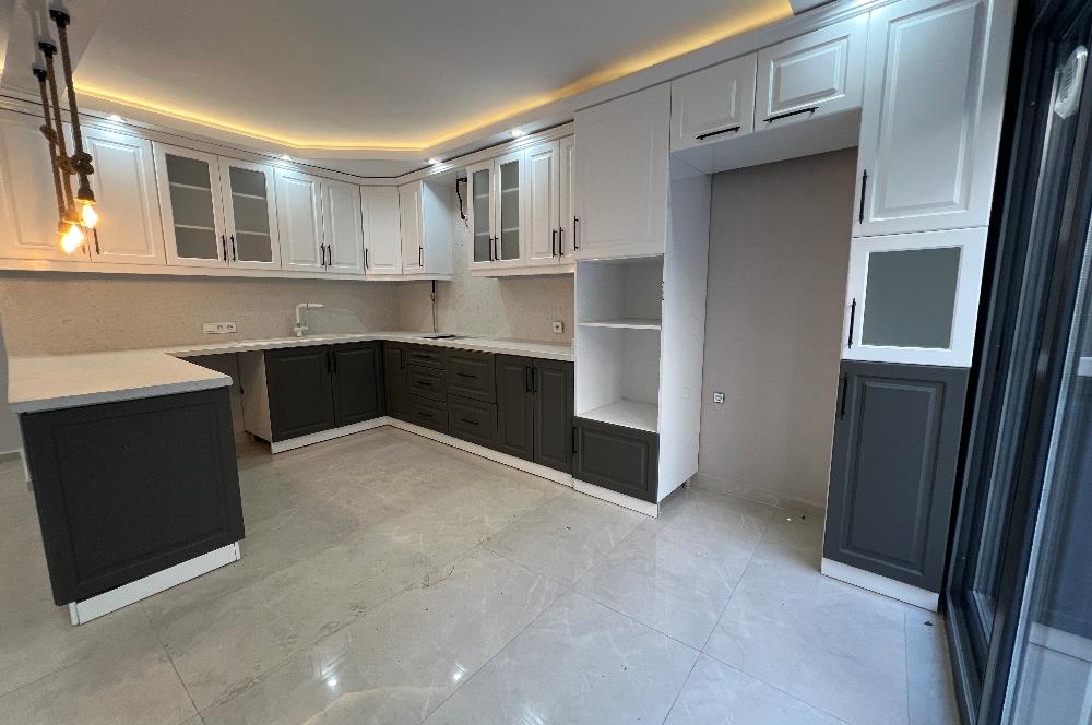 Bornova Atatürk Mahallesinde Şömineli, Jakuzili, 5+2 Villa