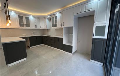Bornova Atatürk Mahallesinde Şömineli, Jakuzili, 5+2 Villa