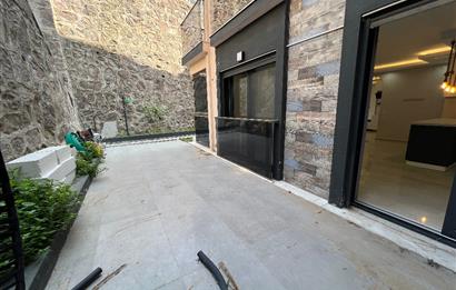 Bornova Atatürk Mahallesinde Şömineli, Jakuzili, 5+2 Villa