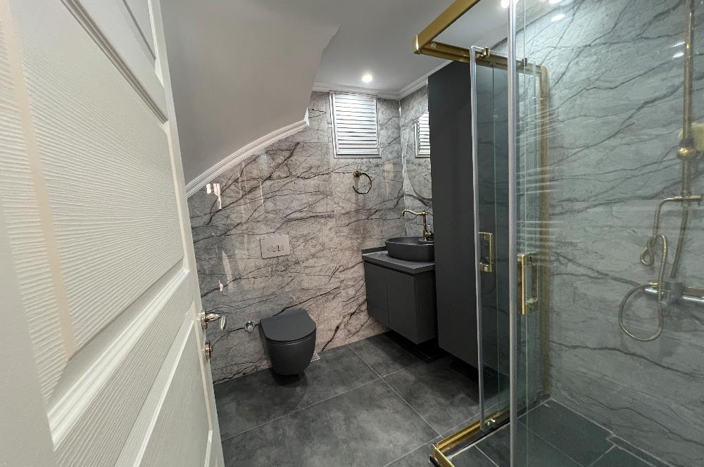Bornova Atatürk Mahallesinde Şömineli, Jakuzili, 5+2 Villa
