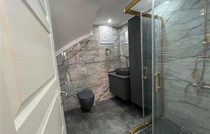 Bornova Atatürk Mahallesinde Şömineli, Jakuzili, 5+2 Villa