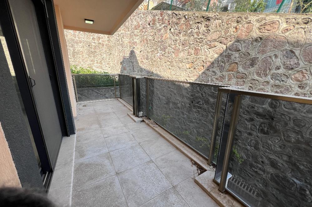 Bornova Atatürk Mahallesinde Şömineli, Jakuzili, 5+2 Villa