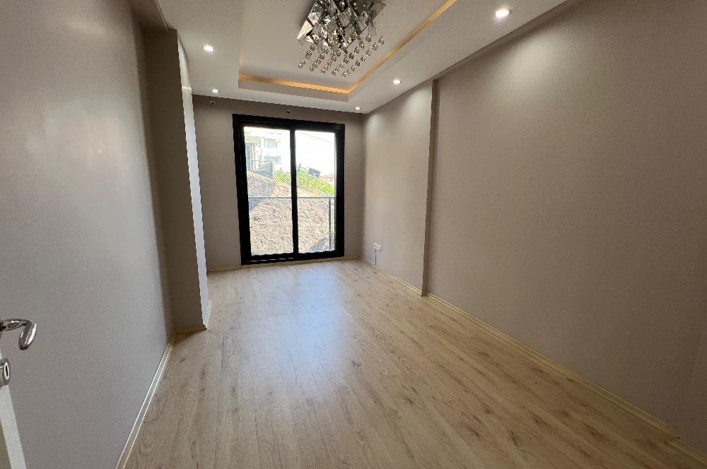 Bornova Atatürk Mahallesinde Şömineli, Jakuzili, 5+2 Villa
