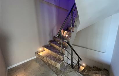 Bornova Atatürk Mahallesinde Şömineli, Jakuzili, 5+2 Villa
