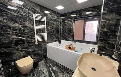 Bornova Atatürk Mahallesinde Şömineli, Jakuzili, 5+2 Villa