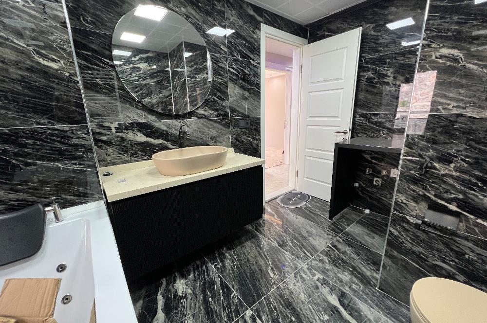 Bornova Atatürk Mahallesinde Şömineli, Jakuzili, 5+2 Villa