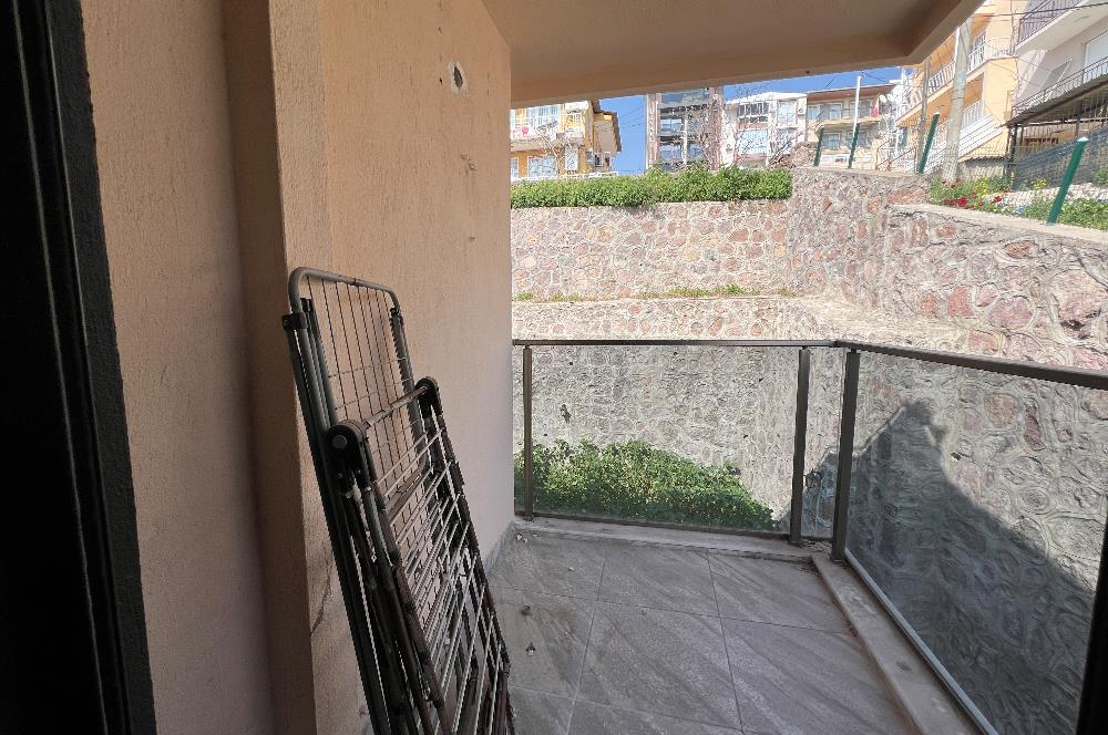 Bornova Atatürk Mahallesinde Şömineli, Jakuzili, 5+2 Villa
