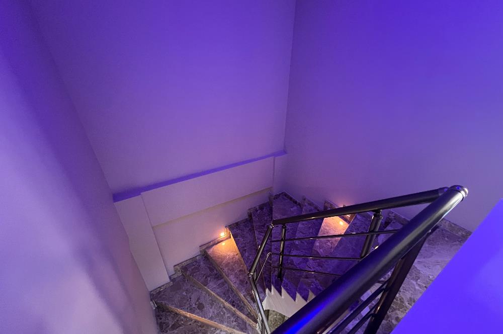Bornova Atatürk Mahallesinde Şömineli, Jakuzili, 5+2 Villa