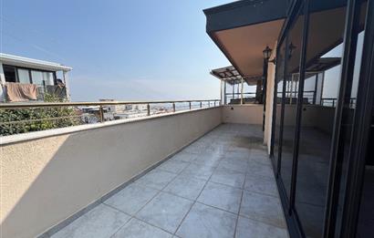 Bornova Atatürk Mahallesinde Şömineli, Jakuzili, 5+2 Villa