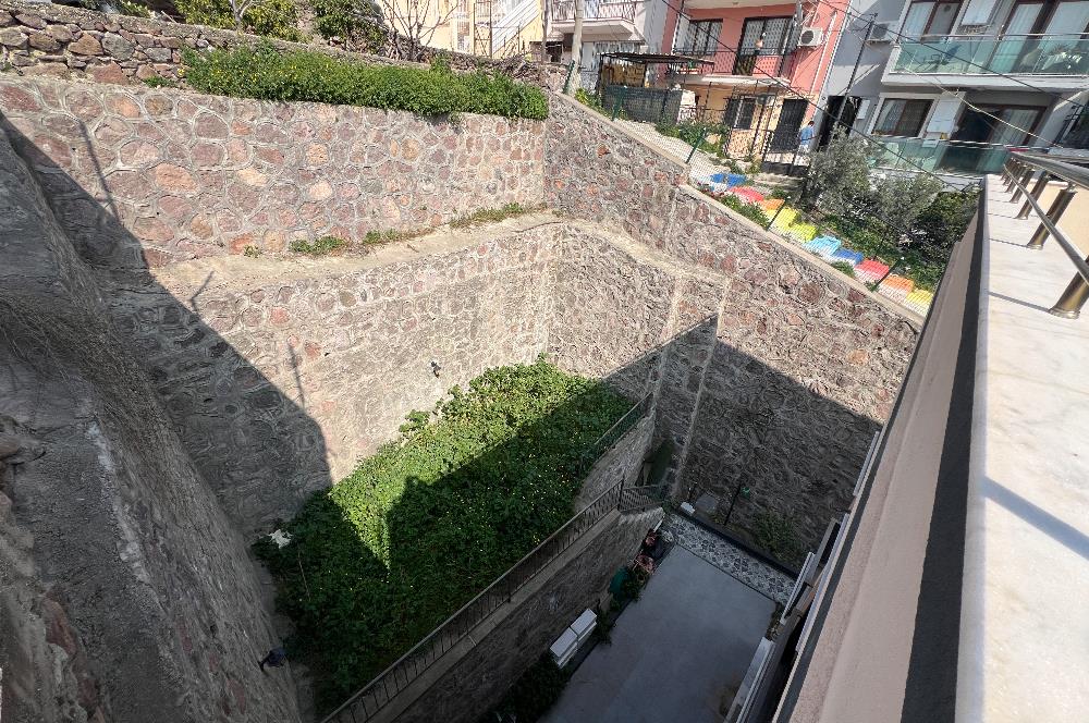 Bornova Atatürk Mahallesinde Şömineli, Jakuzili, 5+2 Villa