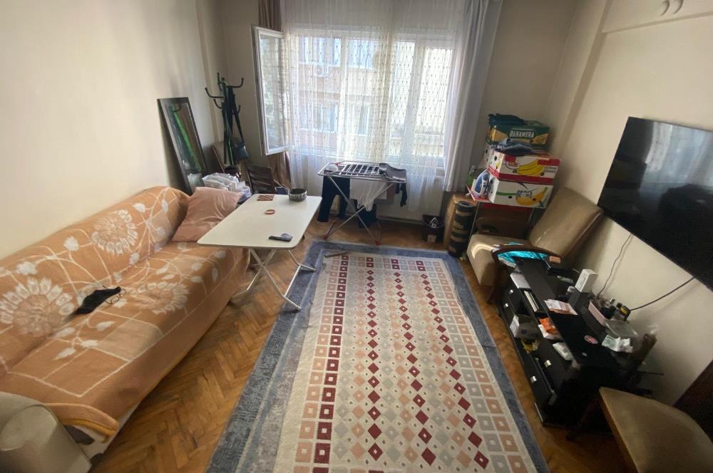 FATİH KARAGÜMRÜKTE SATILIK GENİŞ 2+1 DAİRE