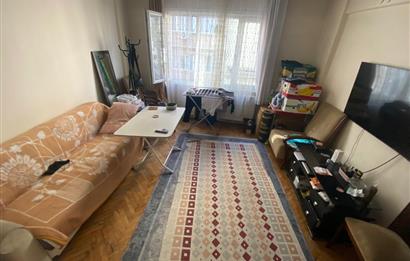FATİH KARAGÜMRÜKTE SATILIK GENİŞ 2+1 DAİRE