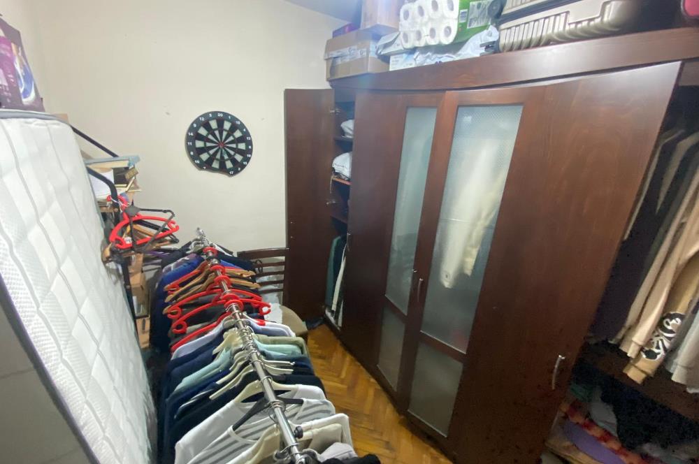 FATİH KARAGÜMRÜKTE SATILIK GENİŞ 2+1 DAİRE