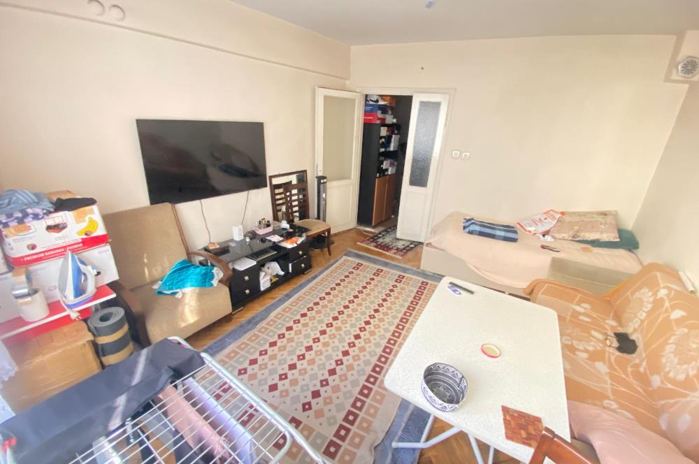 FATİH KARAGÜMRÜKTE SATILIK GENİŞ 2+1 DAİRE