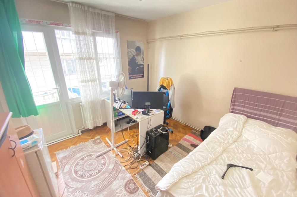 FATİH KARAGÜMRÜKTE SATILIK GENİŞ 2+1 DAİRE