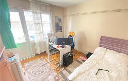 FATİH KARAGÜMRÜKTE SATILIK GENİŞ 2+1 DAİRE