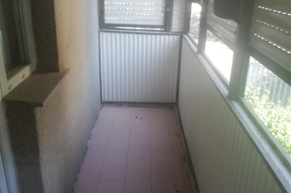 Ataşehir İnönü Mah. Özlem Sitesinde Satılık 2+1 Yatırımlık Daire
