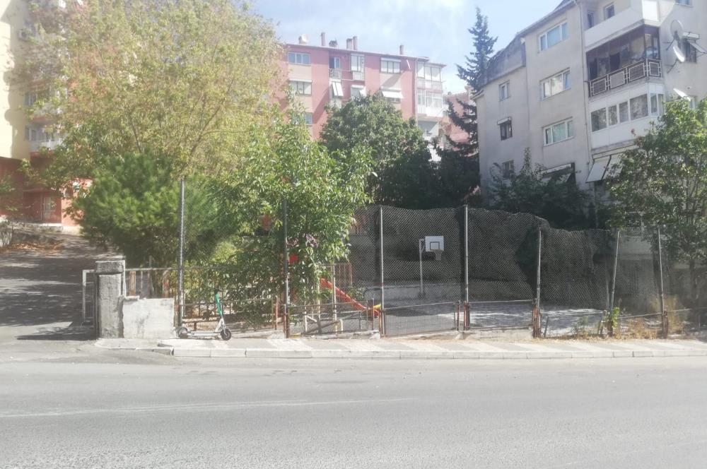 Ataşehir İnönü Mah. Özlem Sitesinde Satılık 2+1 Yatırımlık Daire