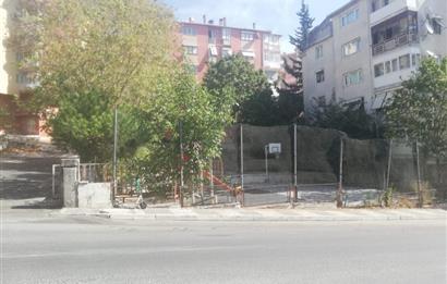 Ataşehir İnönü Mah. Özlem Sitesinde Satılık 2+1 Yatırımlık Daire