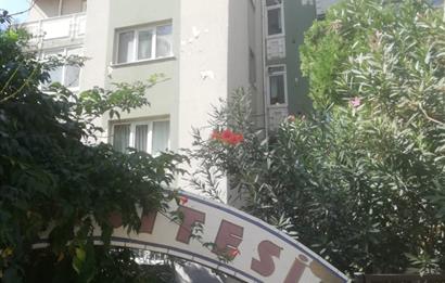 Ataşehir İnönü Mah. Özlem Sitesinde Satılık 2+1 Yatırımlık Daire