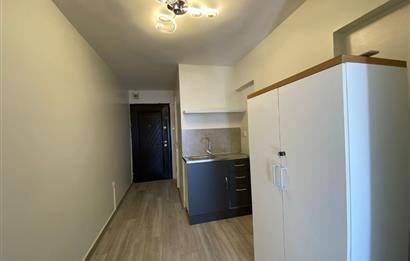 Şişli Osmanbey Metro Çıkışında, Cadde Cepheli, Yenilenmiş Ofis