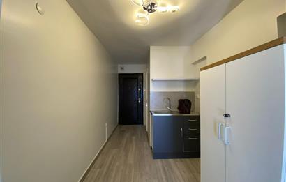Şişli Osmanbey Metro Çıkışında, Cadde Cepheli, Yenilenmiş Ofis