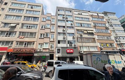 Şişli Osmanbey Metro Çıkışında, Cadde Cepheli, Yenilenmiş Ofis