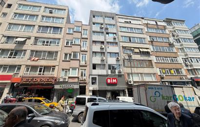 Şişli Osmanbey Metro Çıkışında, Cadde Cepheli, Yenilenmiş Ofis