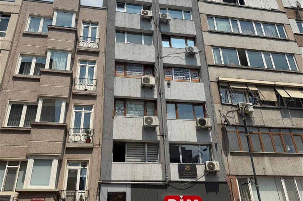 Şişli Osmanbey Metro Çıkışında, Cadde Cepheli, Yenilenmiş Ofis