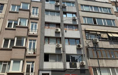 Şişli Osmanbey Metro Çıkışında, Cadde Cepheli, Yenilenmiş Ofis