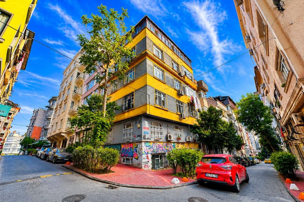 CİHANGİR BAKRAÇ SOKAK İÇİ SIFIR 100M2 2+1 13,5 YIL AMORTİSMANLI