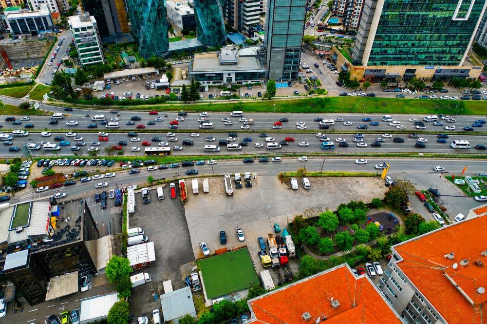 MALTEPE E-5 CEPHELİ 4.000M2 PRESTİJLİ TİCARİ ALAN KİRALIK ARSA