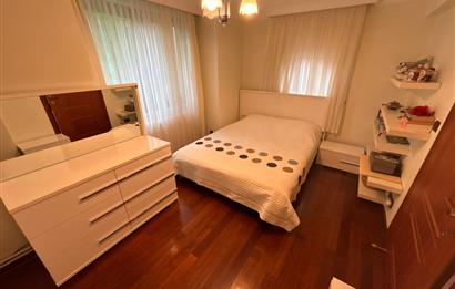 Güller Vadisi'nde Köşe Konumda Şerefiyeli Geniş Bahçeli Villa
