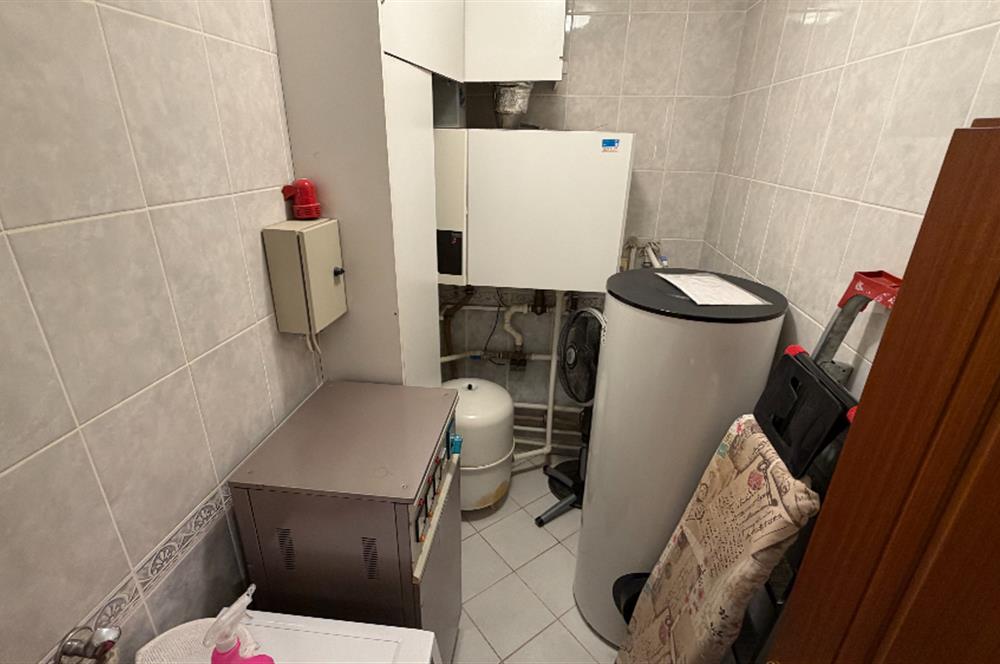 Güller Vadisi'nde Köşe Konumda Şerefiyeli Geniş Bahçeli Villa