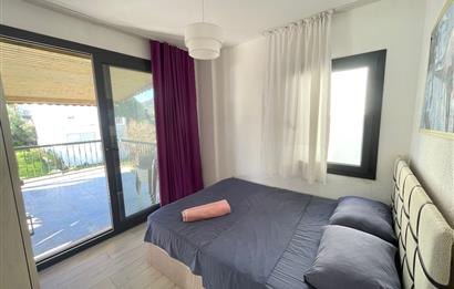 BODRUM AKYARLARDA PLAJLI SİTE İÇERİSİNDE  KİRALIK DAİRE