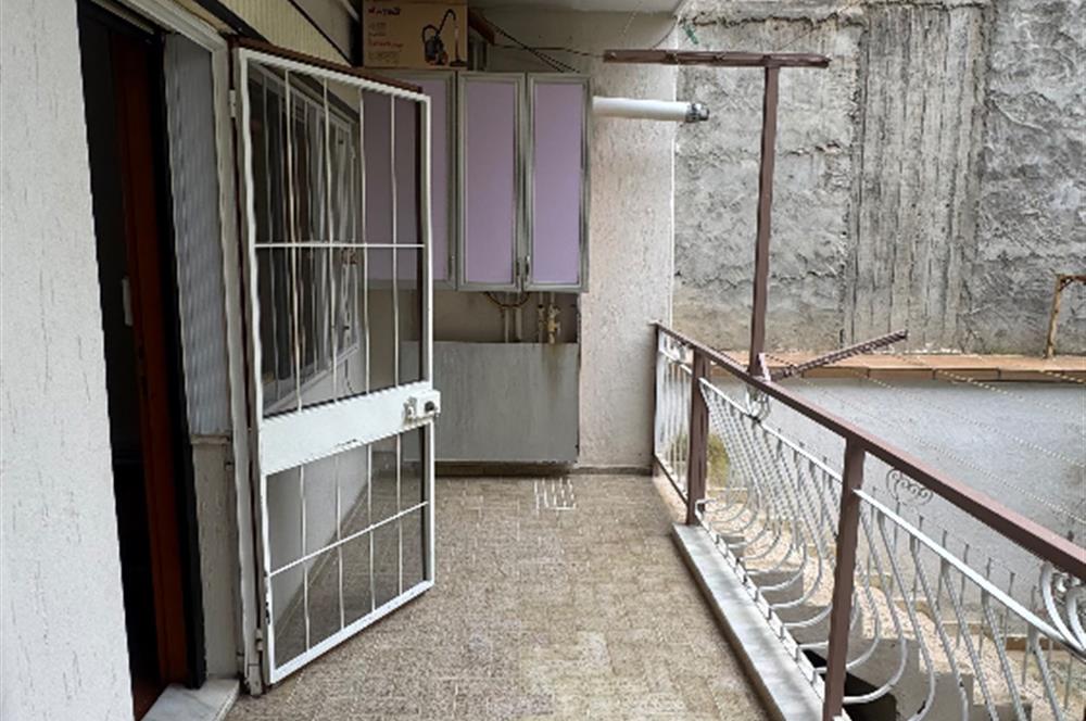 Cumhuriyet mahallesinde geniş cadde üzerinde kiralık daire