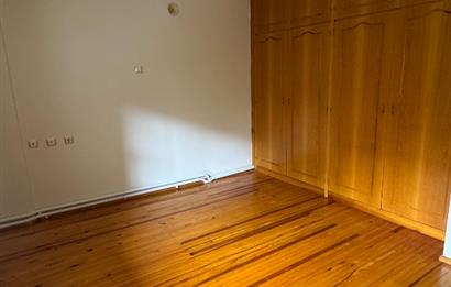 Cumhuriyet mahallesinde geniş cadde üzerinde kiralık daire