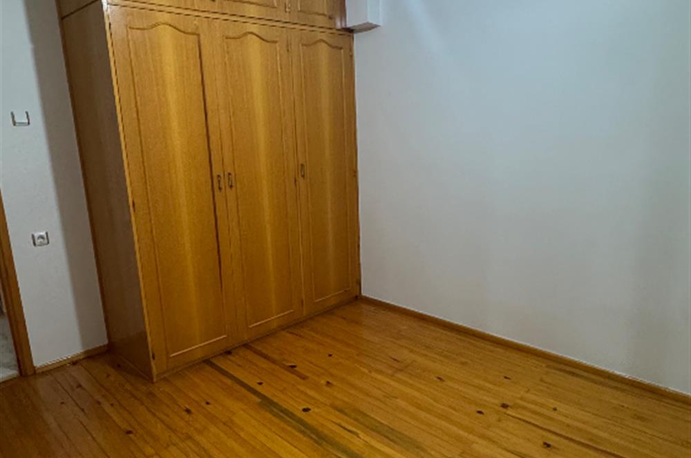 Cumhuriyet mahallesinde geniş cadde üzerinde kiralık daire