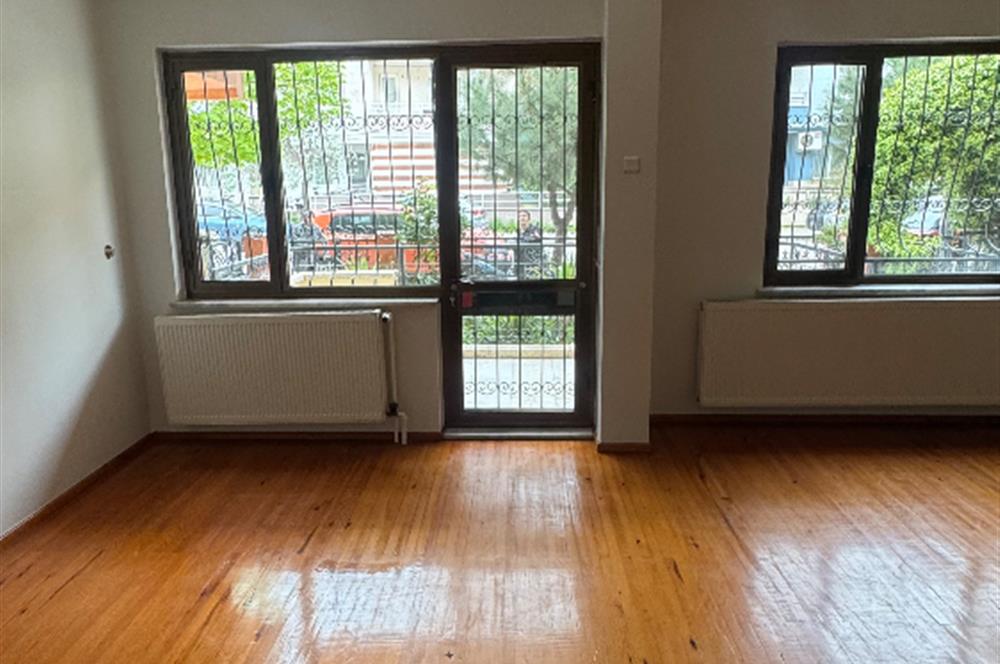 Cumhuriyet mahallesinde geniş cadde üzerinde kiralık daire
