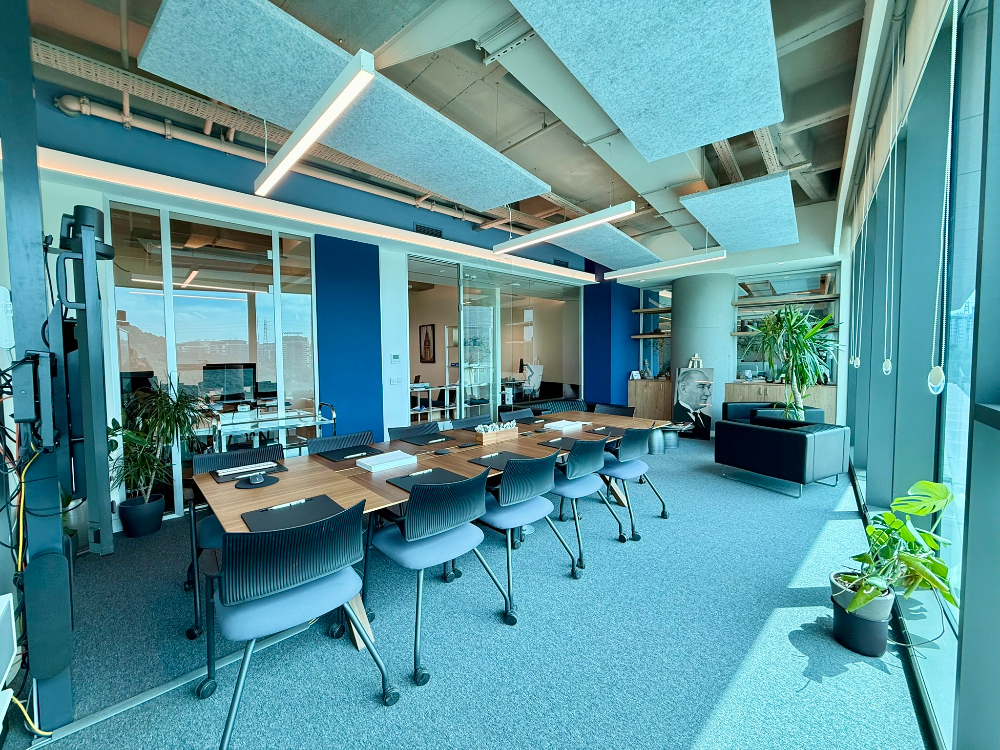 Vadistanbul Kiralık Ofis 450m2 +36m2 Teraslı Dekorasyonlu Maslak