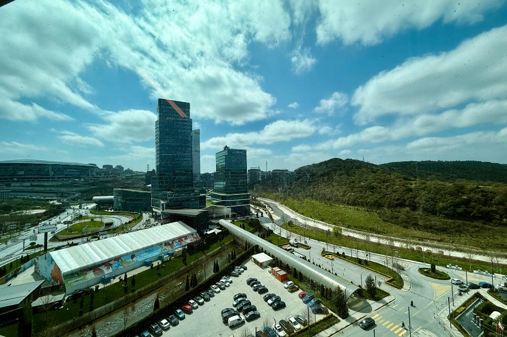 Vadistanbul Kiralık Ofis 450m2 +36m2 Teraslı Dekorasyonlu Maslak