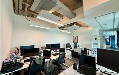 Vadistanbul Kiralık Ofis 450m2 +36m2 Teraslı Dekorasyonlu Maslak