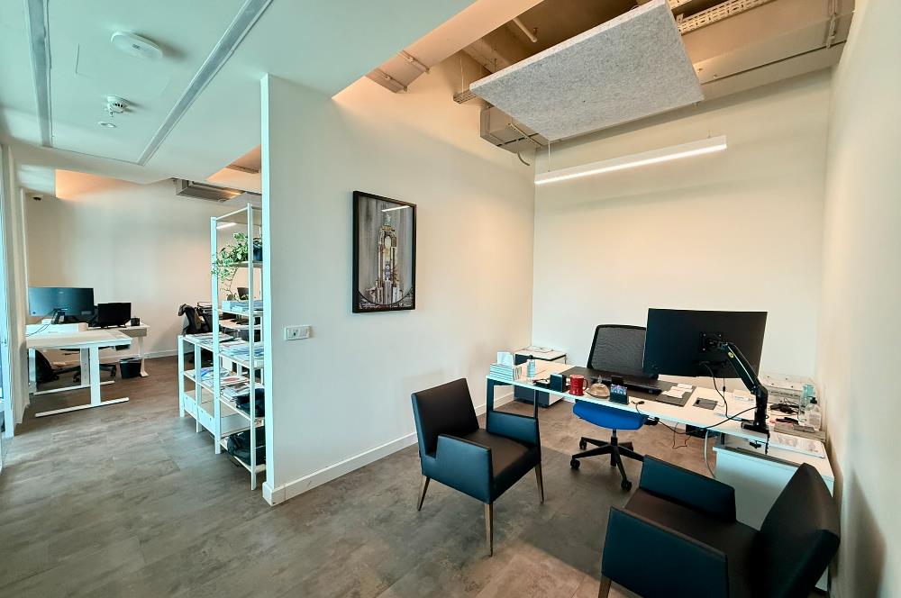 Vadistanbul Kiralık Ofis 450m2 +36m2 Teraslı Dekorasyonlu Maslak