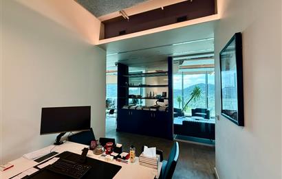 Vadistanbul Kiralık Ofis 450m2 +36m2 Teraslı Dekorasyonlu Maslak