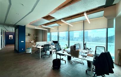 Vadistanbul Kiralık Ofis 450m2 +36m2 Teraslı Dekorasyonlu Maslak
