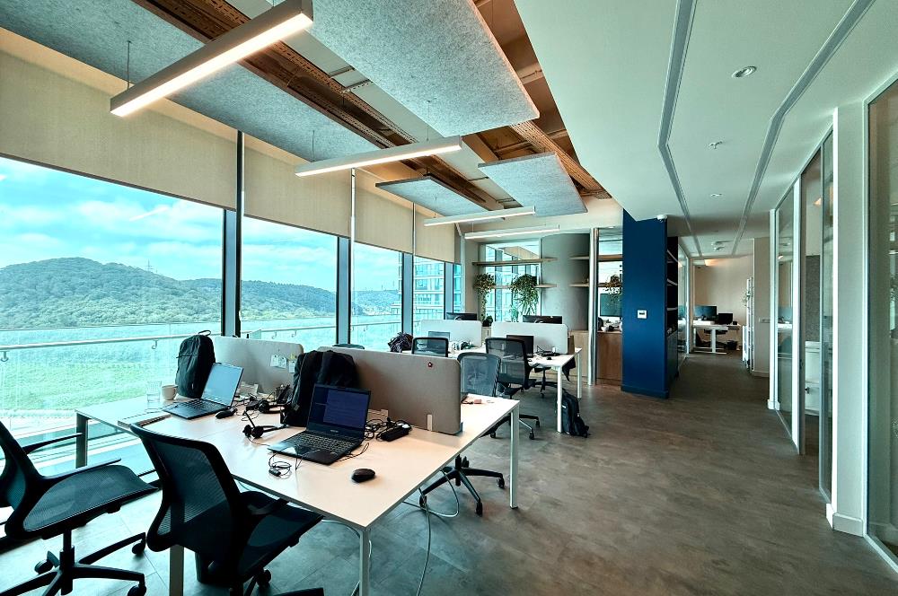 Vadistanbul Kiralık Ofis 450m2 +36m2 Teraslı Dekorasyonlu Maslak