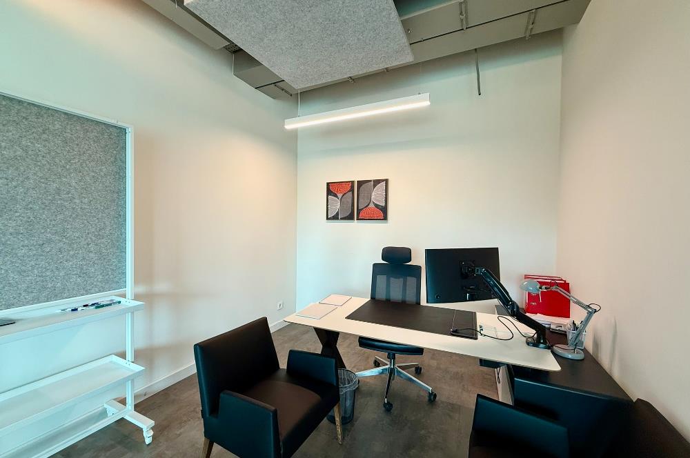 Vadistanbul Kiralık Ofis 450m2 +36m2 Teraslı Dekorasyonlu Maslak